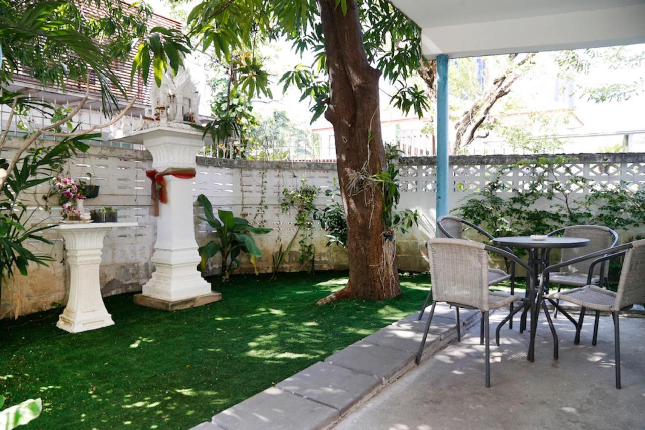 Rubin Home Bangkok Exteriör bild